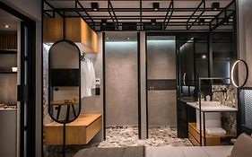 King'S Blue, Urban Suites